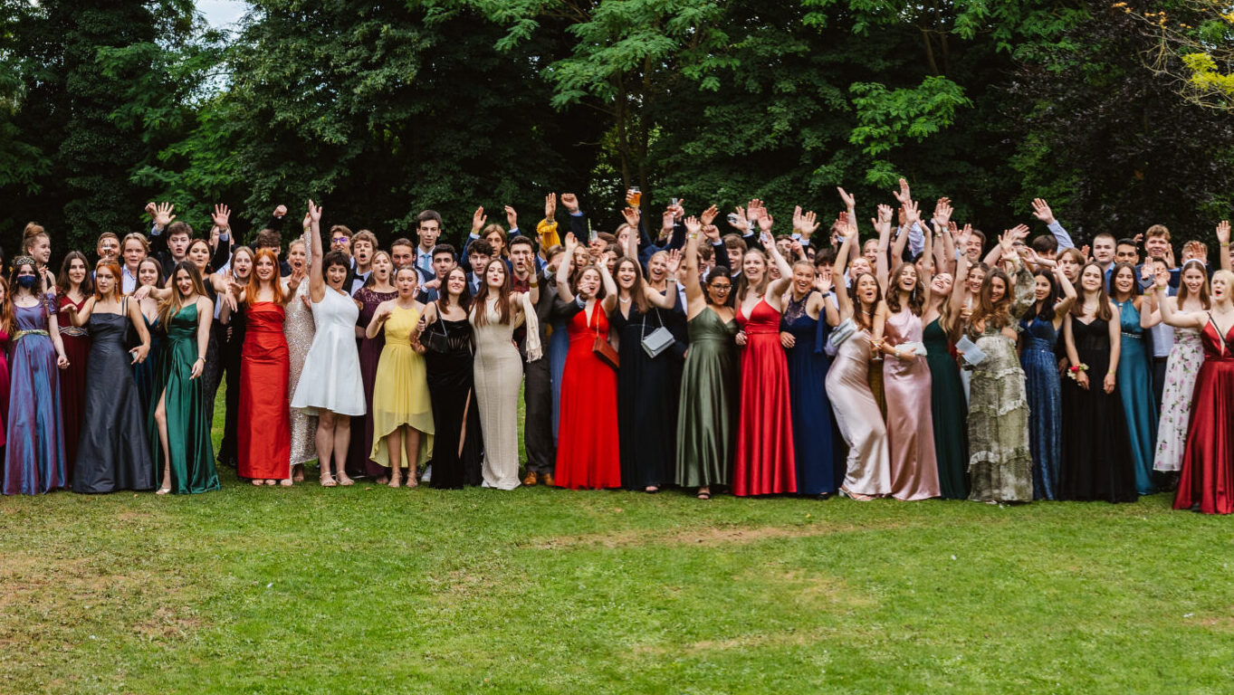 27.06.22 Abiball Gutenbergschule Gruppenbild-02